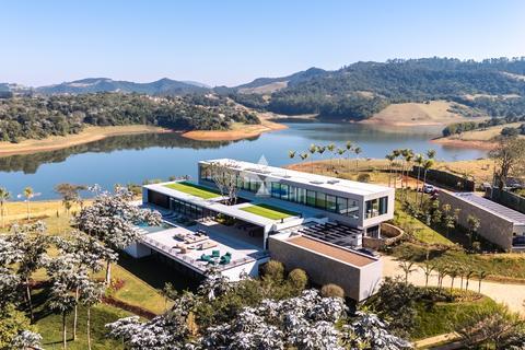 Casa à venda, com 7 suítes, com 2000 m²